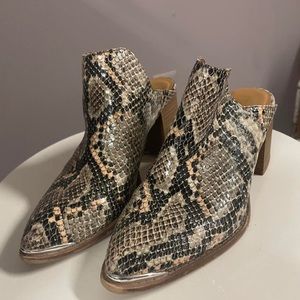Francesca’s snakeprint mules